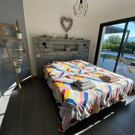 Magnifique Avec Piscine, Jacuzzi Et Baignoire Balneo *