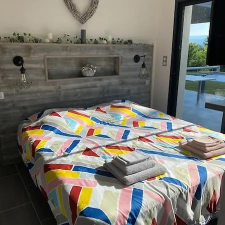 Magnifique Avec Piscine, Jacuzzi Et Baignoire Balneo